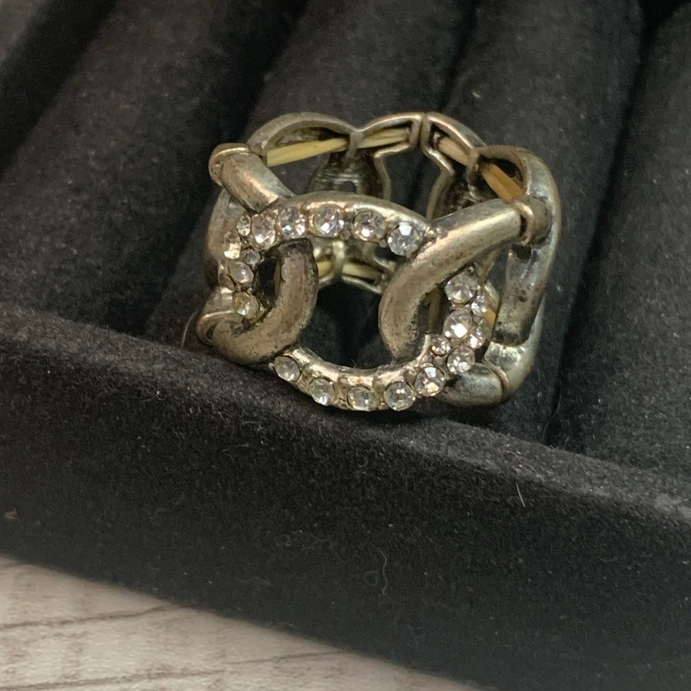 Silver Tone Rhinestone Interlocking Curb Chain Link Stretch Ring Statement 5549